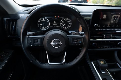 Used 2024 Nissan Pathfinder SV image 34
