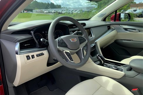 Used 2025 Cadillac XT5 Premium Luxury w/ Technology Package image 14