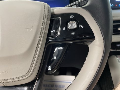 Used 2025 Lincoln Aviator Reserve w/ Equipment Group 201A image 15