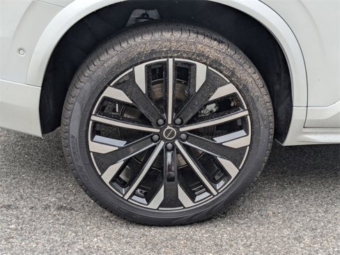 New 2026 Volvo XC90 B6 Plus w/ Protection Package Premier image 12