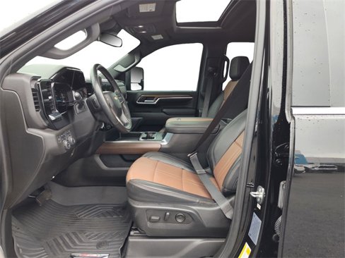 Used 2024 Chevrolet Silverado 3500 High Country image 13