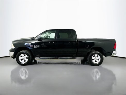 Used 2020 RAM 1500 Classic SLT image 4
