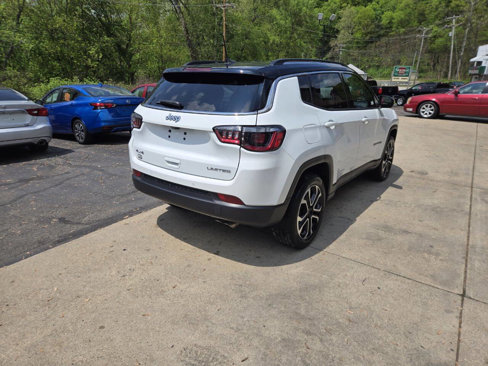 Used 2022 Jeep Compass Limited image 8
