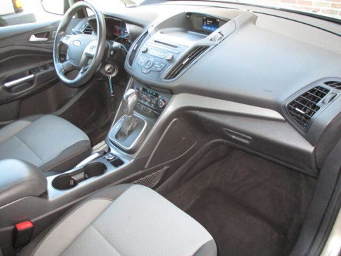 Used 2017 Ford C-MAX SE image 16