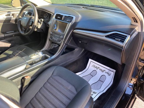 Used 2018 Ford Fusion SE w/ Fusion SE Technology Package image 6