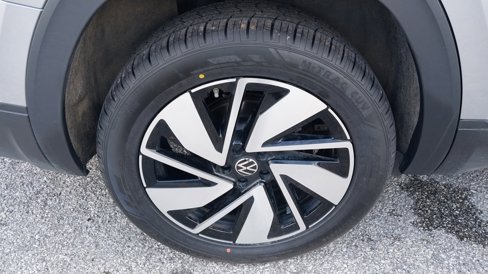 Used 2025 Volkswagen Atlas SE image 13