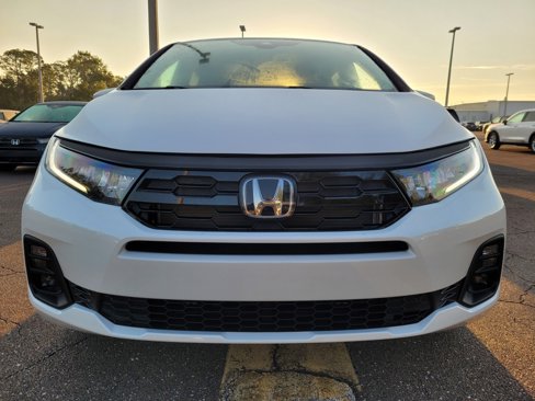 New 2026 Honda Odyssey Touring image 2