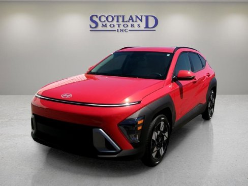 Used 2025 Hyundai Kona SEL image 2