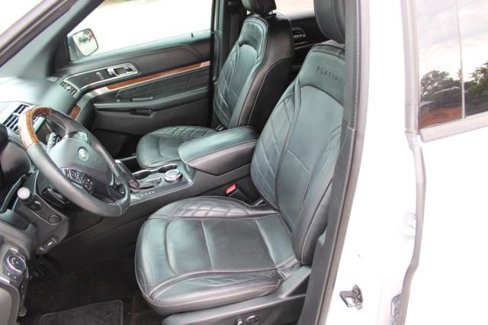 Used 2018 Ford Explorer Platinum image 14