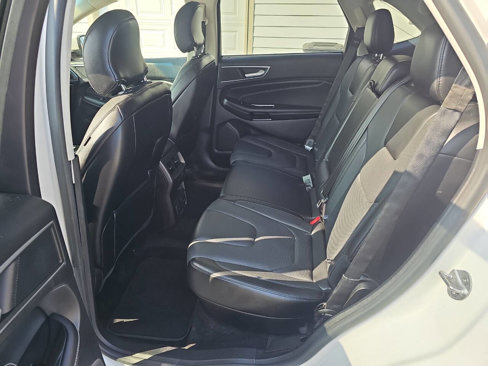 Used 2015 Ford Edge Titanium w/ Equipment Group 302A image 9