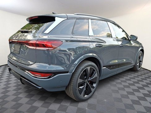 New 2025 Audi SQ6 e-tron Prestige image 6