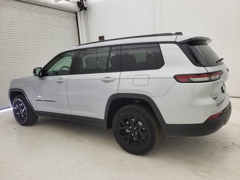 Used 2024 Jeep Grand Cherokee L Laredo image 22