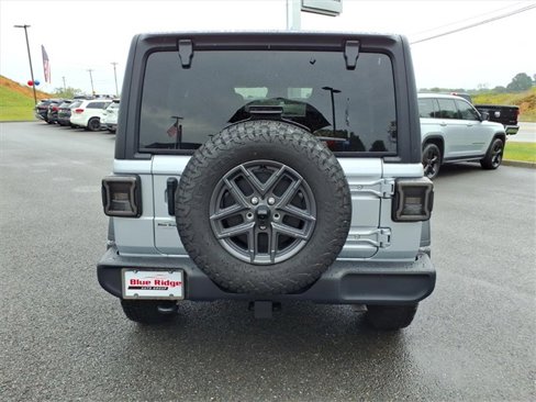 Used 2024 Jeep Wrangler Sport S image 5