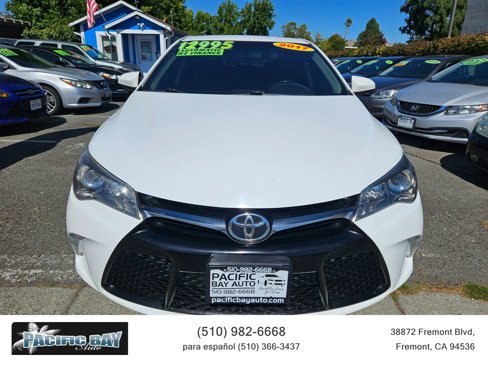 Used 2017 Toyota Camry SE image 2