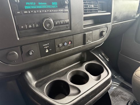 Used 2015 Chevrolet Express 2500 image 29