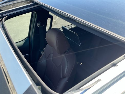 Used 2023 Kia Telluride EX w/ EX Captain's Chair Package image 23