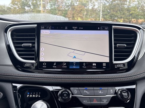 New 2026 Chrysler Pacifica Pinnacle image 28