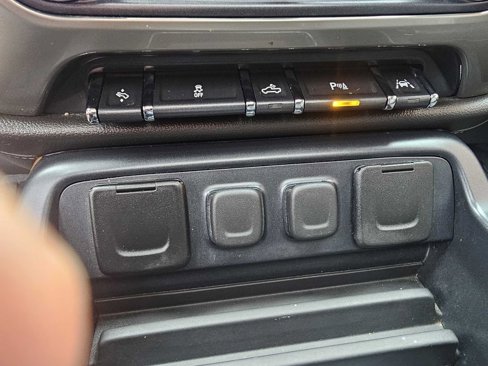 Used 2017 Chevrolet Silverado 1500 High Country image 19