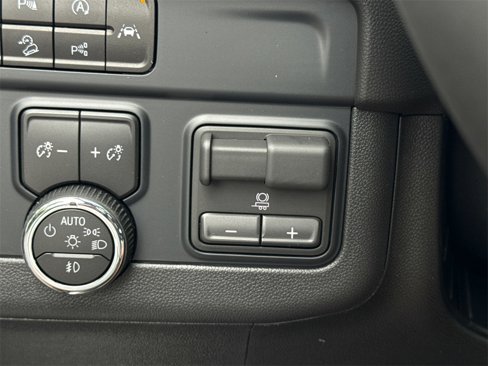 New 2026 Chevrolet Suburban High Country image 37