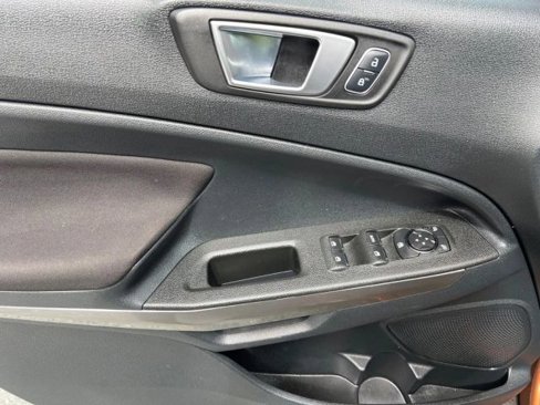 Used 2018 Ford EcoSport SE image 12