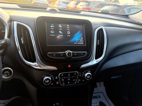Used 2018 Chevrolet Equinox LT image 13