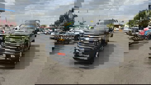 Used 2020 Chevrolet Silverado 2500 High Country w/ Z71 Off-Road Package image 2