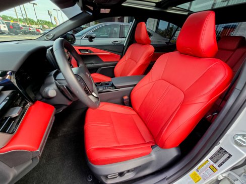 Used 2025 Toyota Camry XSE image 29