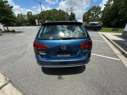 Used 2017 Volkswagen Golf Alltrack S image 7