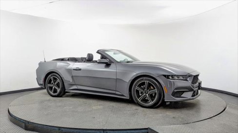 Used 2025 Ford Mustang Premium image 11