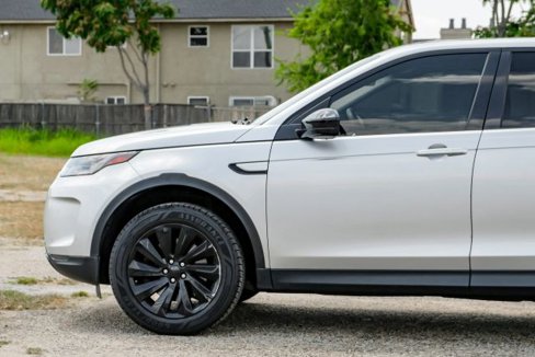 Used 2020 Land Rover Discovery Sport SE image 15