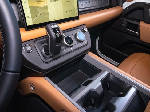 New 2025 Land Rover Defender 110 V8 image 30