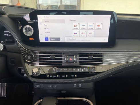 Used 2024 Lexus LS 500 image 25