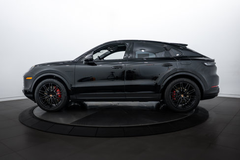 New 2026 Porsche Cayenne S image 2