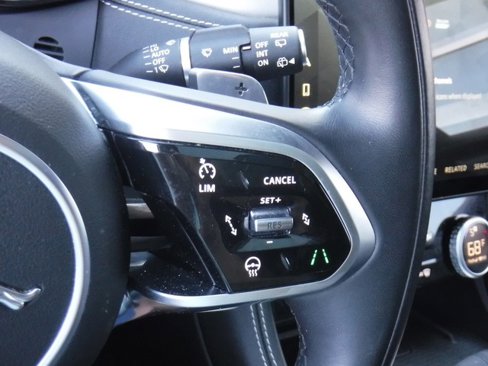Used 2025 Jaguar F-PACE R-Dynamic S image 37