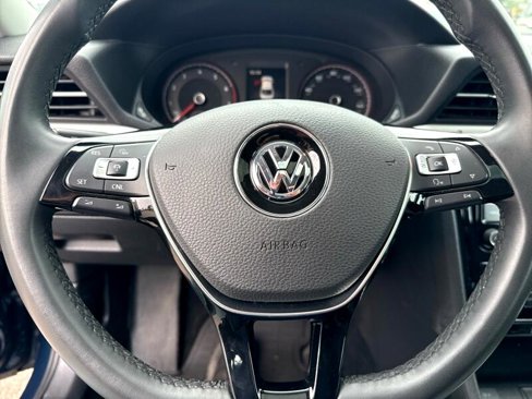 Used 2022 Volkswagen Passat 2.0T SE image 14