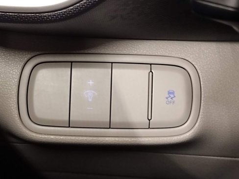 Used 2023 Hyundai Venue SEL image 20