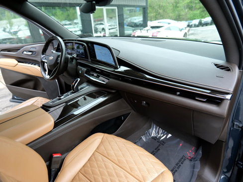Used 2022 Cadillac Escalade Premium Luxury image 37