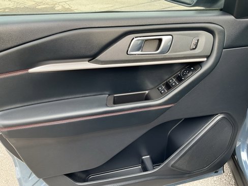 Used 2025 Ford Explorer ST-Line image 15