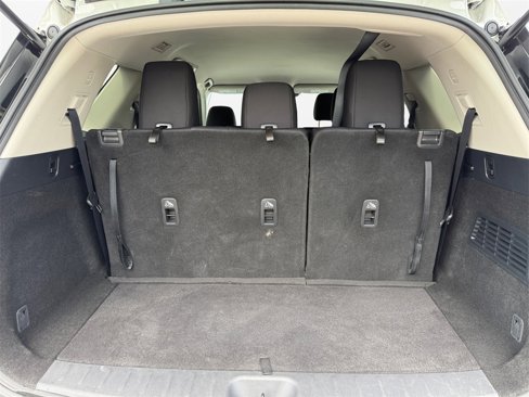 Used 2024 Nissan Pathfinder S image 18