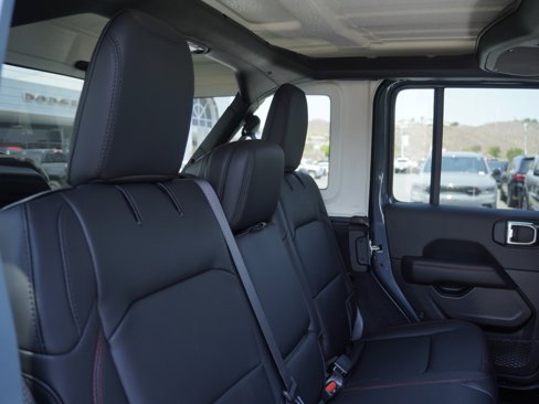 New 2025 Jeep Wrangler Unlimited Rubicon image 30