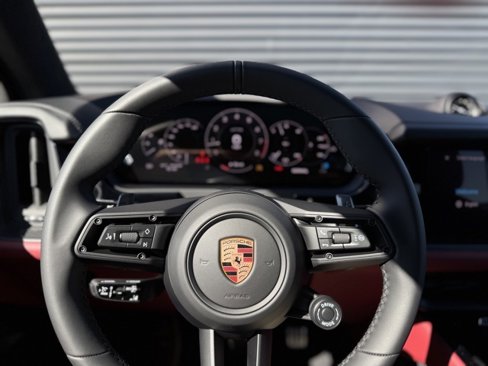 New 2026 Porsche Cayenne GTS image 17
