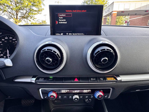 Used 2017 Audi A3 e-tron Premium image 34