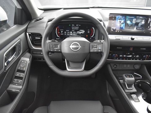 New 2026 Nissan Rogue Platinum image 13