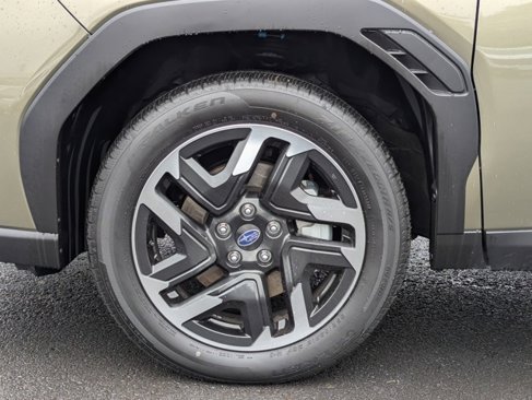 Certified 2025 Subaru Forester Limited image 39