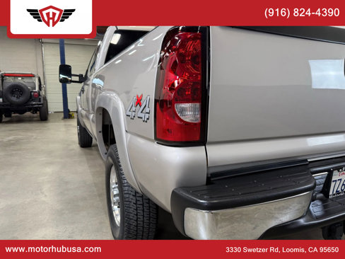 Used 2004 Chevrolet Silverado 2500 LT w/ Heavy-Duty Power Package image 15