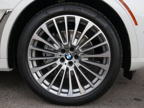 New 2026 BMW X7 xDrive40i w/ Executive Package image 5