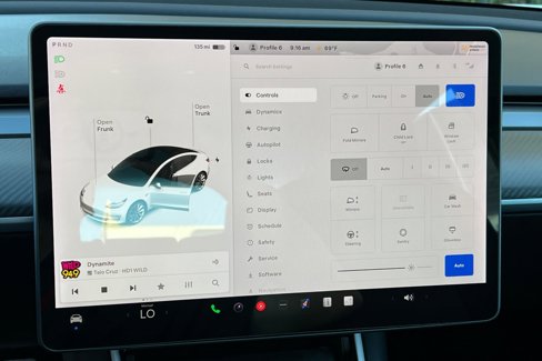 Used 2018 Tesla Model 3 Performance image 23