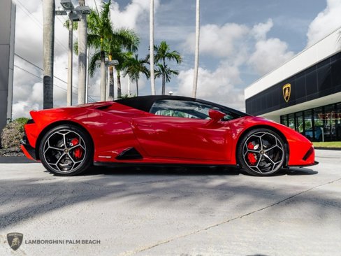 Used 2021 Lamborghini Huracan EVO image 10