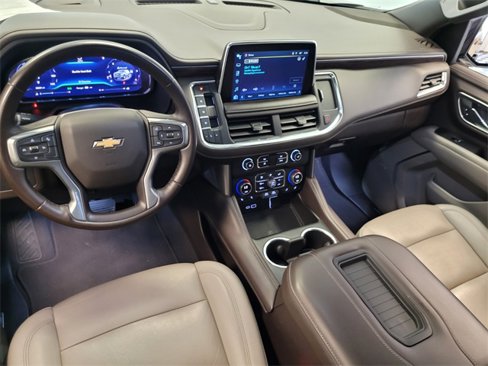 Used 2023 Chevrolet Suburban LT image 7