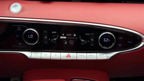 Used 2024 Genesis GV70 2.5T w/ Sport Prestige Package image 25